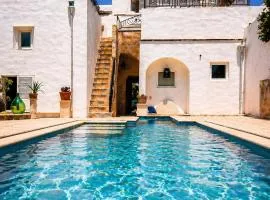 Boutique Heritage Stay with Pool - The Art of Leo