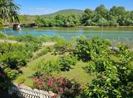 Kiki - Emerald River Suite with Private Gardens