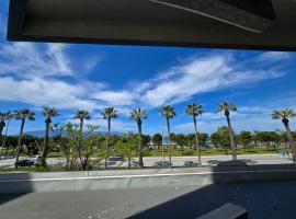 Suites By Jordan's Hotel，位于伏罗拉的酒店
