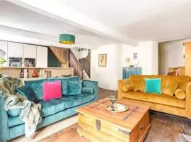 17th-Century Grade II House, Heart ofTetbury