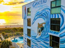 Chateau by the Sea - Cocoa Beach Oceanfront Pet-Friendly Condos with Rooftop Deck & Heated Pool，位于可可比奇的酒店