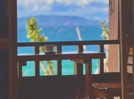 D Mountain Beach Resort - Beachfront，位于波尔多·格尼拉的酒店