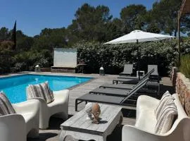 La Julaulou 1 chambre dans villa de 180m2 avec piscine et petit déjeuner