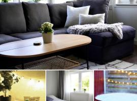 Entire house with hot tub and beachfront，位于雪平的酒店