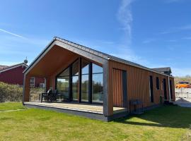 Sea View House with Sauna & Hot Tub for 8，位于Augustenborg的酒店