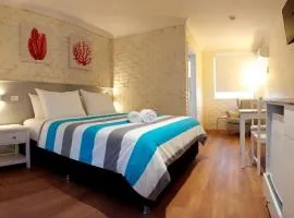 Bay House Motel