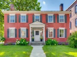 Walkable 3-Unit Retreat on Main Street, Waterbury!