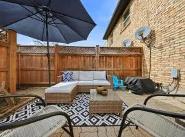 Townhome with Parking Ideal for Longer Stays