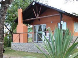 Cabañas equipadas en Vaqueros - naturaleza y tranquilidad cerca de Salta，位于巴克罗斯的酒店