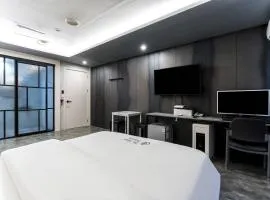 Pandora Hotel