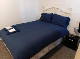 Studio Sleeps 2 near Priory Woods
