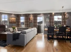 Stylish Ski-in Ski-out Apt with Sauna & Fjord View