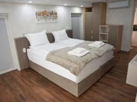 Ana Apartments