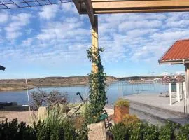 Own small house by the sea for 2p, near Smögen