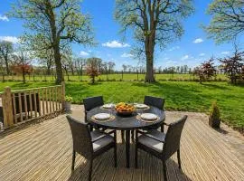 Studio Apartment with great views and outdoor deck