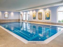 曙光别墅私人酒店，位于巴特诺因阿尔-阿尔韦勒的酒店