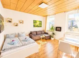 Urlaubsmagie - Ferienwohnung Rothirsch - Garten & Saisonaler Pool - R3