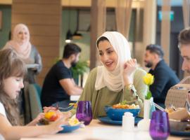 Holiday Inn & Suites Al Jubail by IHG,位于奥朱贝尔的酒店