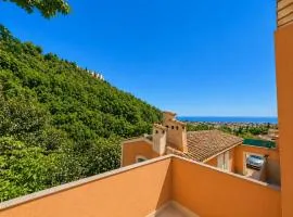Charmant 3 pièces avec terrasse, vue mer et parking à Vence