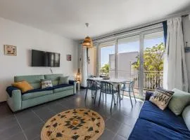 Talea Sun & Sea Haven 1BR Apartment by PikHost