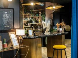 永河畔拉罗什中心美居酒店，位于永河畔拉罗什的酒店