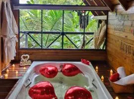 Cabana com Cachoeira Privativa
