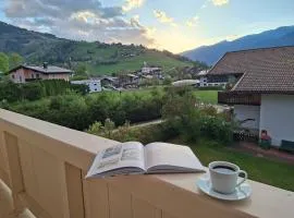 Lovely Rita Studio, modern Studio - balcony and mountain view - center Kaprun