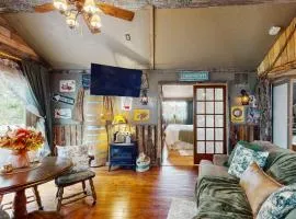 Walk to Trails & Fishing Spots! Lake Ozark Escape