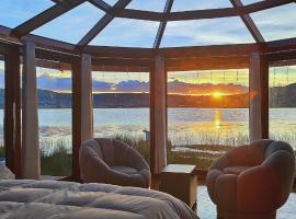 Los uros Isla atardecer，位于普诺的酒店