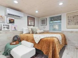 Swiftie Suite Beach Getaway Studio