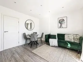 Spacious Ealing Broadway 1Bed Flat - Terrace & Near Tube