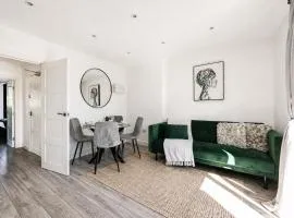 Spacious Ealing Broadway 1Bed Flat - Terrace & Near Tube