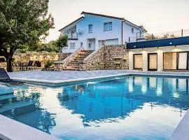 Gorgeous Home In Postranje