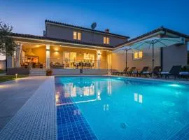 Villa Karla near Pula for 8 persons with private pool, kids playground & pet friendly