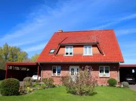 Familienfreundliche Haushaelfte in Alt Bukow