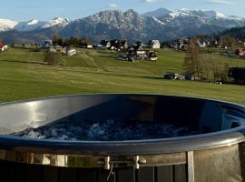 SkyView Wierch Private Jacuzzi Mountain View，位于扎布的酒店