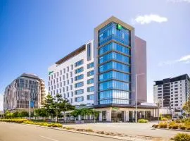 Holiday Inn & Suites Sunshine Coast by IHG