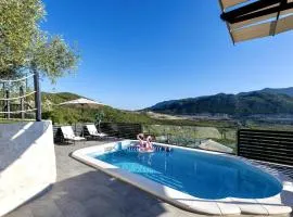 Beautiful Home In Vrgorac