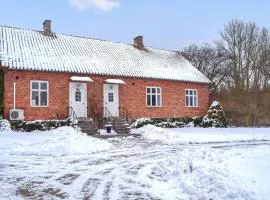 Cozy Home In Gärds Köpinge With Wifi