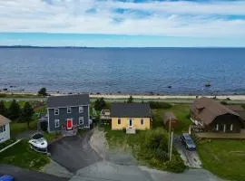 Golden Tide Cottage | 2 Bd, Panoramic Ocean Views