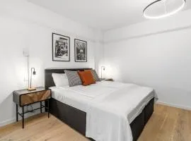 Modern Retreat with AC - 15 min to City Center