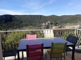 Maison calme avec vue exceptionnelle，位于Vailhan的酒店