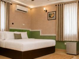 DeBoss Hotel，位于伊凯贾的酒店