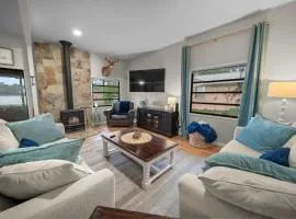 Sunset Cove Cottage- Lakefront With Bar Loft Sunroom & Pier