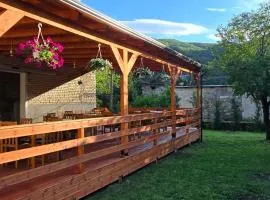 Sekretet e Luginës Restaurant - Hostel - Camping