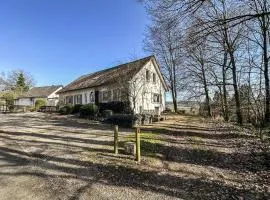 Lovely Home In Rendeux With Wifi