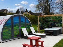 AeroHeaven Glamping，位于卡文的酒店