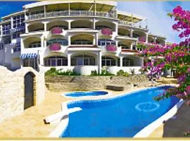 Apartmani sa bazenom uz plaźu i prekrasnim pogledom