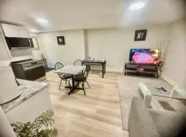 Airport Getaway- 4 mins from Airport