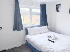 R3HL Double room near city and airport